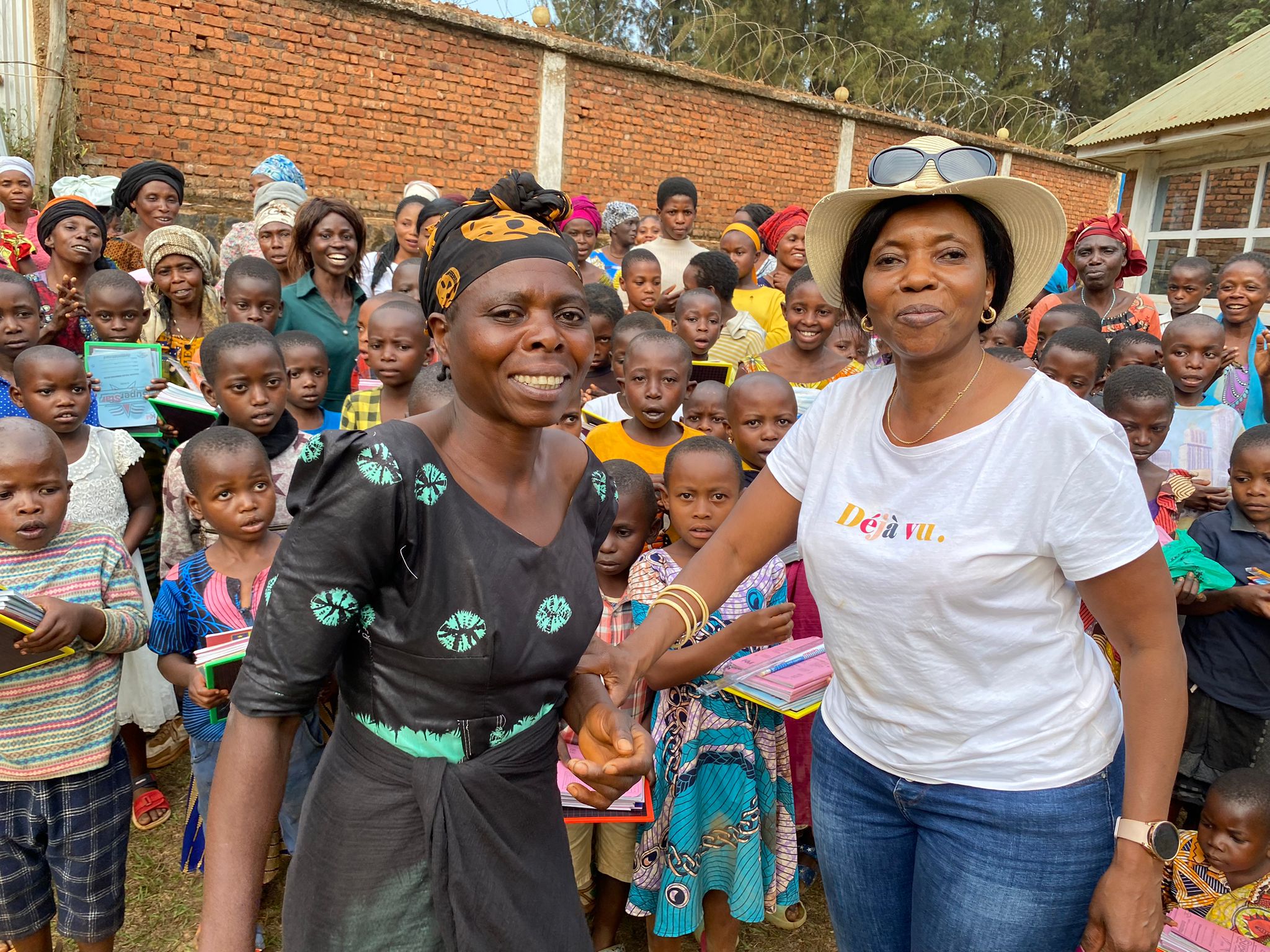 Distribution de matériel scolaire